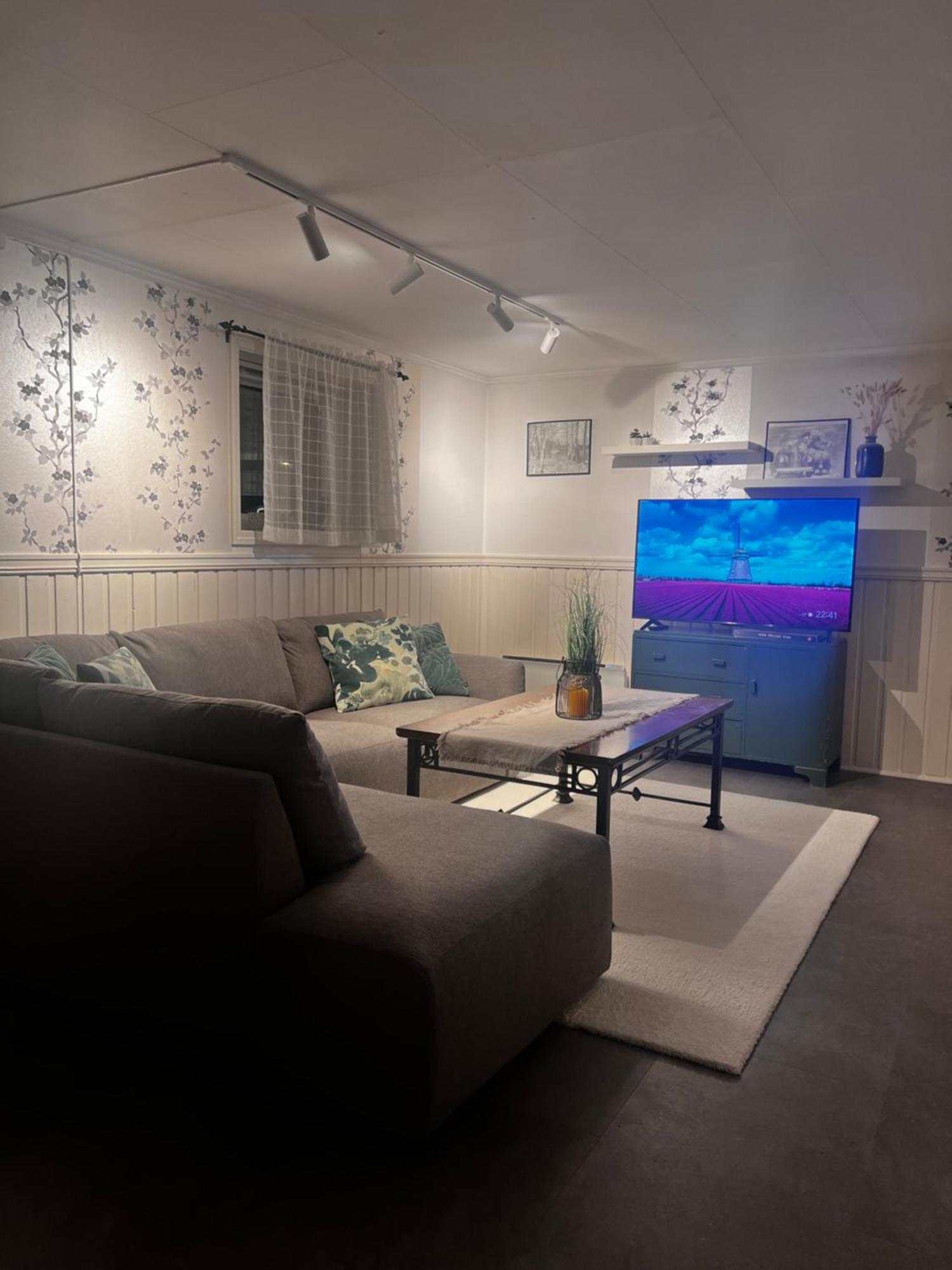 Hoda Apartment - Cozy Central Apartment With Free Parking Leknes Extérieur photo